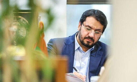 عرضه فولاد و سیمان در بورس کالا شوخی است/ سوداگری در بخش نهضت ملی مسکن به صفر می رسد