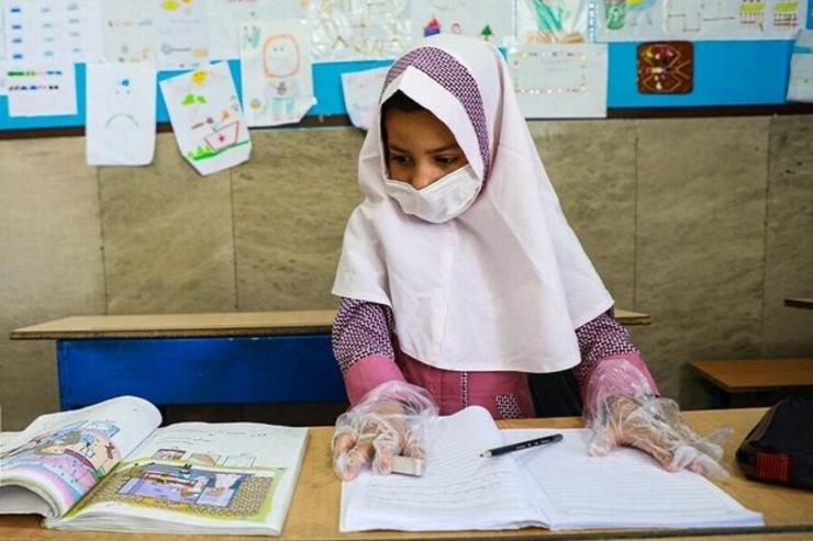 مدارس مهریز تعطیل شد