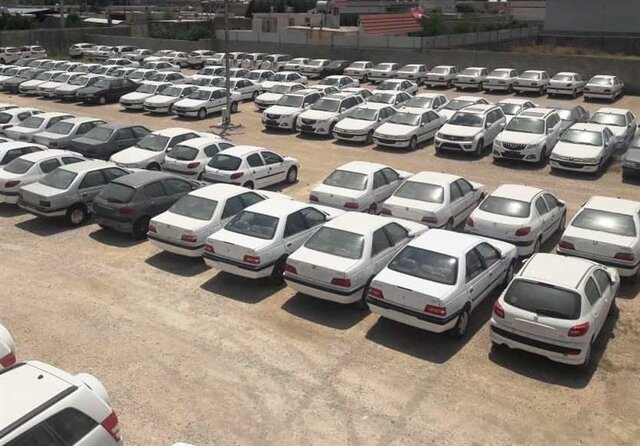 مجوز افزایش ۴۰ درصدی قیمت خودرو جای تاسف است