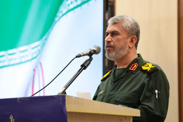 دشمن به دنبال کاهش ریسک حمله به کشور از طریق ایجاد جنگ داخلی بود