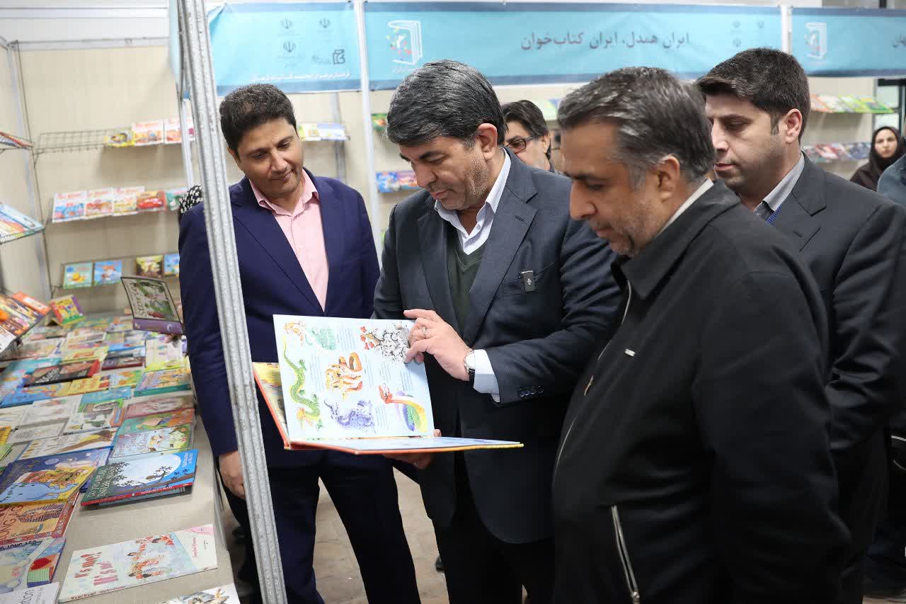بازدید استاندار کرمان از نوزدهمین نمایشگاه بین‌المللی کتاب کرمان