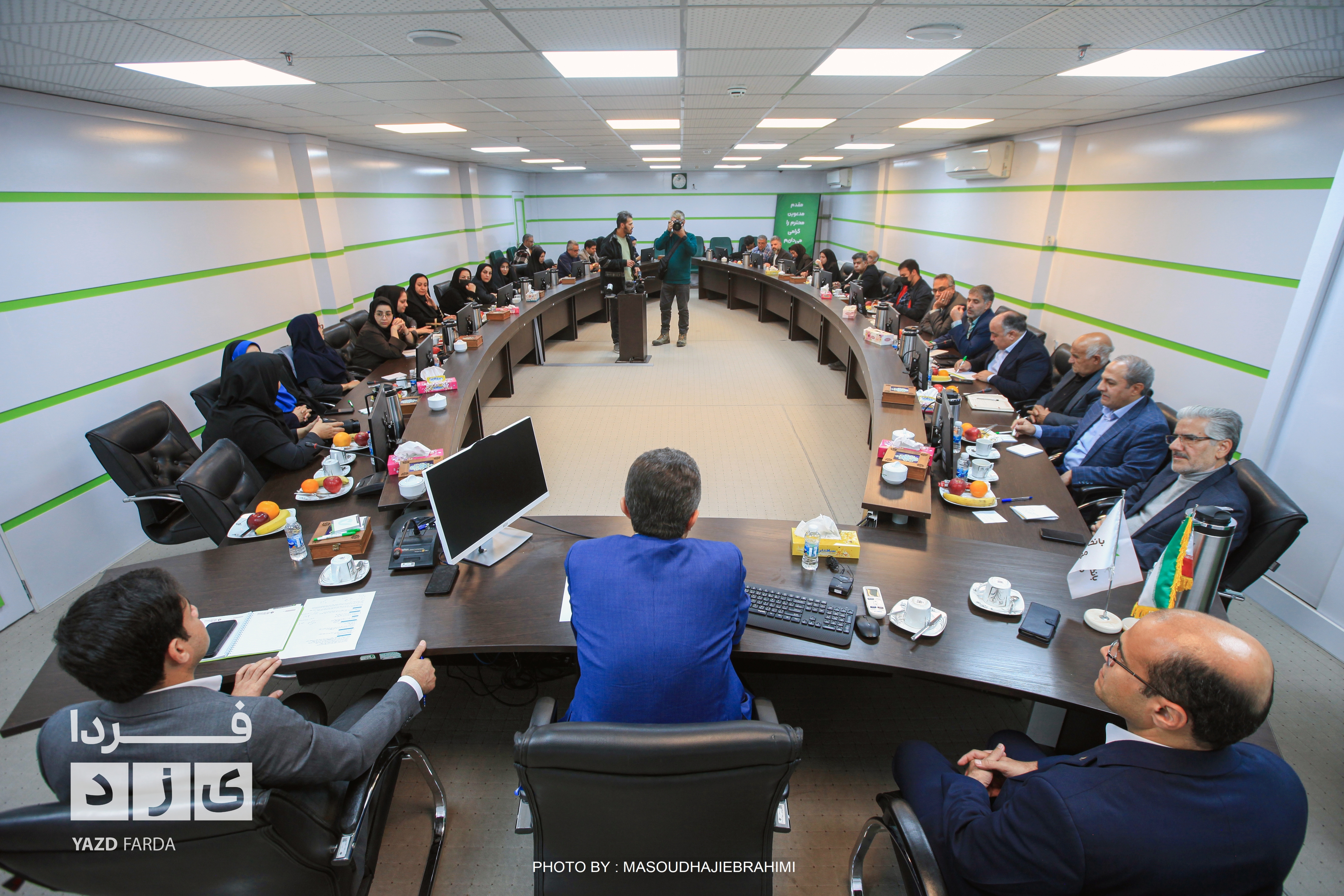 ببینید| نشست خبری اصحاب رسانه با رئیس کل بانک قرض الحسنه مهر ایران شعبه یزد