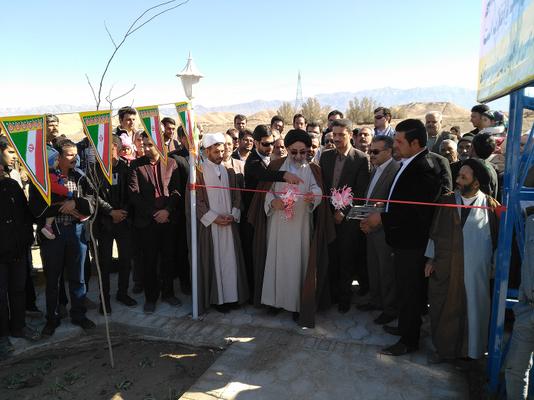 باحضورامام جمعه ، معاون استاندار و فرماندارویژه ومسئولین بوستان صدف روستای خسروآبادافتتاح شد