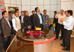 گزارش تصویری:بازدید اصحاب رسانه استان از واحدهای مختلف صدا و سیمای مركزیزد