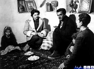 عکسی از شاه در خانه رعیت!