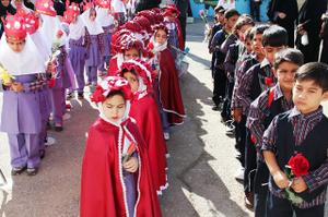  حضور فرماندار تفت در مراسم آغاز سال تحصیلی در دبستان دخترانه زینبیه