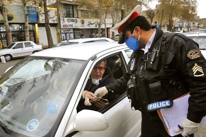 عیدی پلیس یزد به مناسبت روز پدر